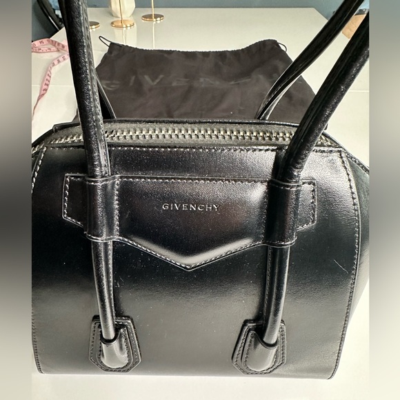 Givenchy Antigona Purse - Picture 14 of 14